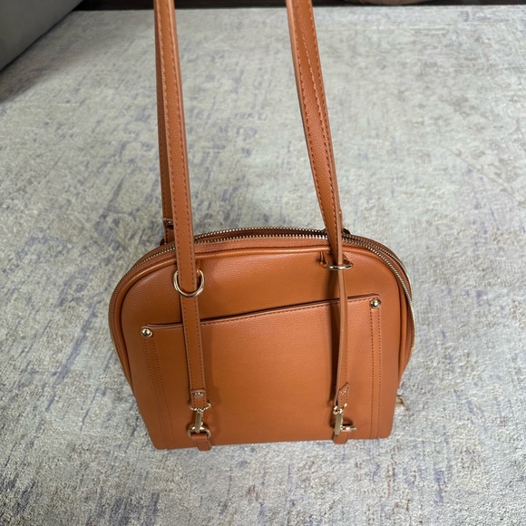 Crossbody x Backpack Convertible Bag - Picture 4 of 6